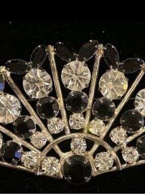 Vintage Black and White Rhinestones Fan Brooch Pin